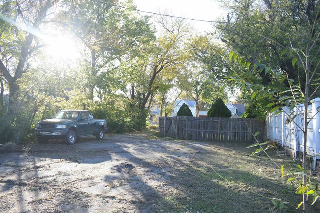 219 W Prescott Ave, Salina, KS 67401