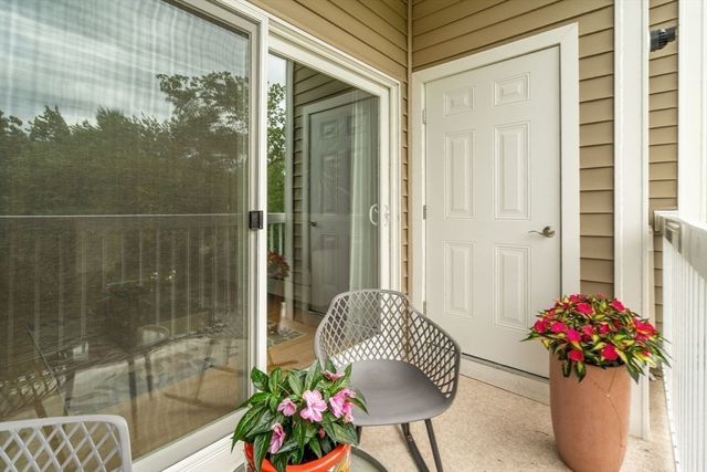 3310 Pennington Dr 310, Walpole, MA 02081