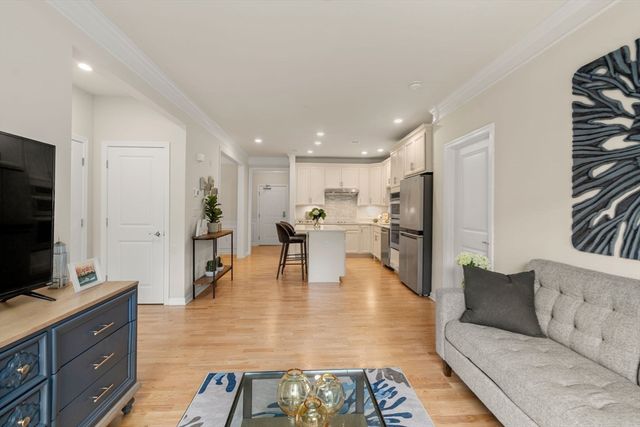 3310 Pennington Dr 310, Walpole, MA 02081