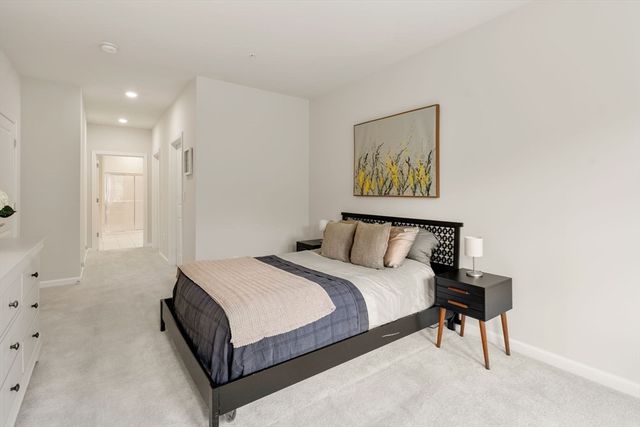 3310 Pennington Dr 310, Walpole, MA 02081