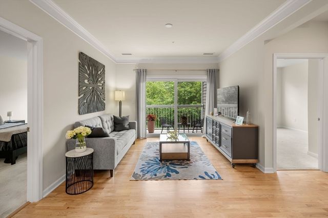 3310 Pennington Dr 310, Walpole, MA 02081
