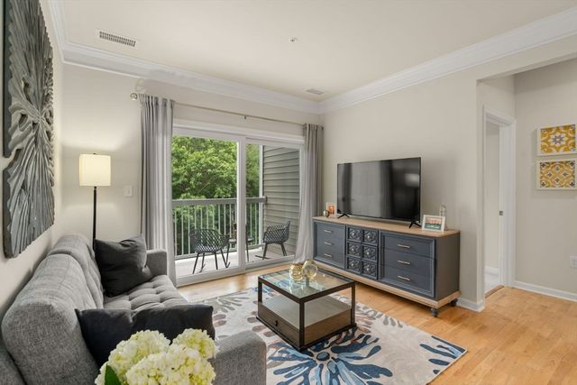3310 Pennington Dr 310, Walpole, MA 02081