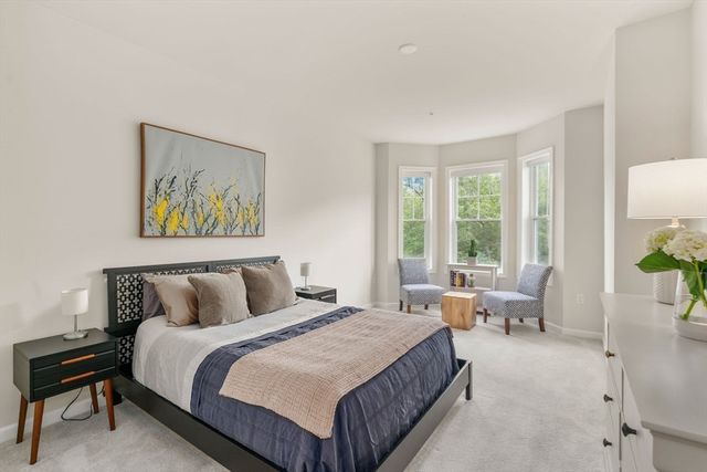 3310 Pennington Dr 310, Walpole, MA 02081