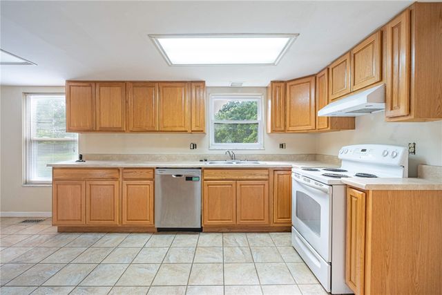 5404 Quisenberry Drive, Fairborn, OH 45424