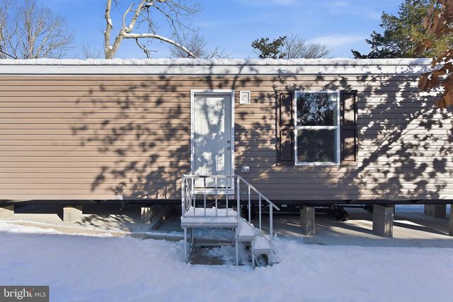 2 LACE BARK LN, Jackson, NJ 08527