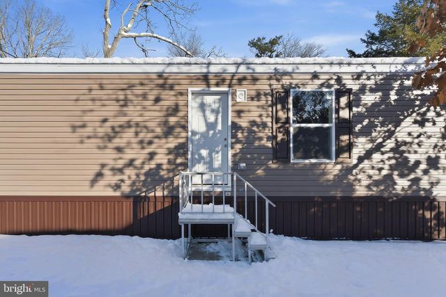 2 LACE BARK LN, Jackson, NJ 08527