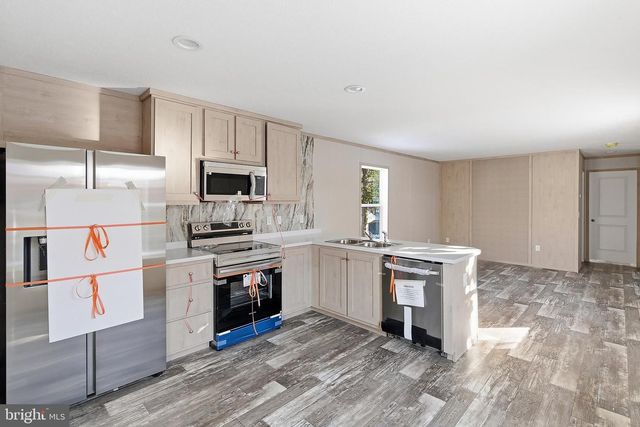 2 LACE BARK LN, Jackson, NJ 08527