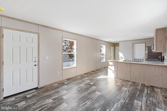 2 LACE BARK LN, Jackson, NJ 08527