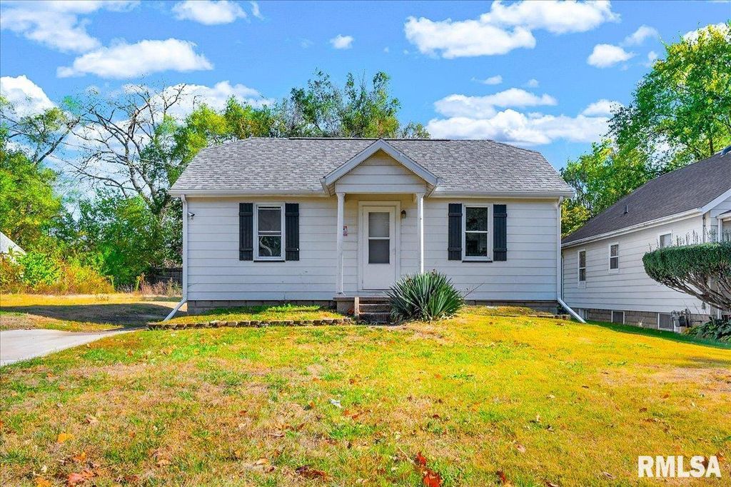 1328 N STEVER Avenue, West Peoria, IL 61604