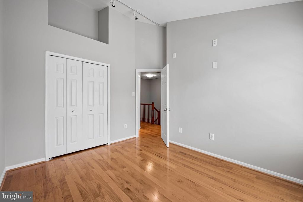 Image 20 of property listing at 6312 HAMPTON PL, Elkridge, MD 21075