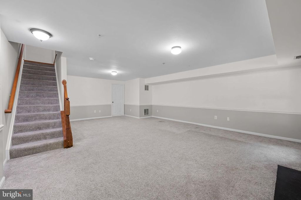 Image 30 of property listing at 6312 HAMPTON PL, Elkridge, MD 21075