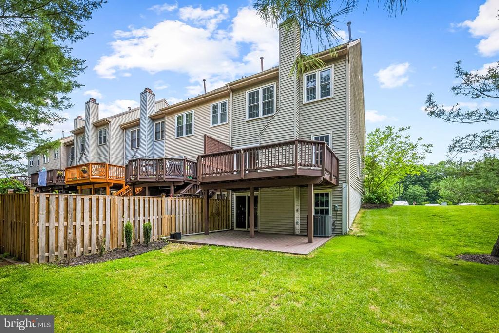 Image 33 of property listing at 6312 HAMPTON PL, Elkridge, MD 21075