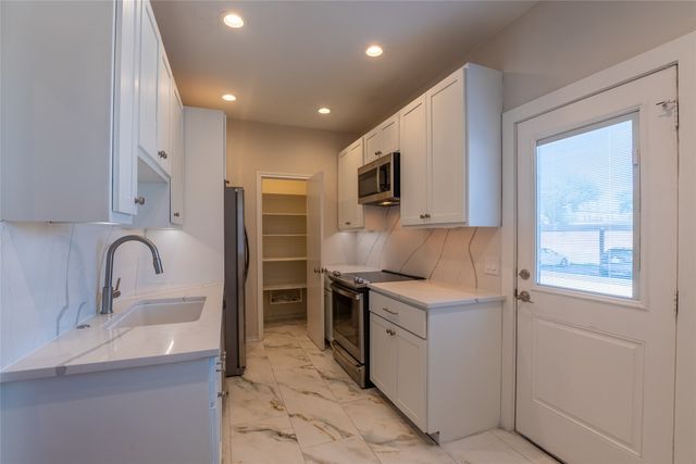 10734 Park Village Place A, Dallas, TX 75230