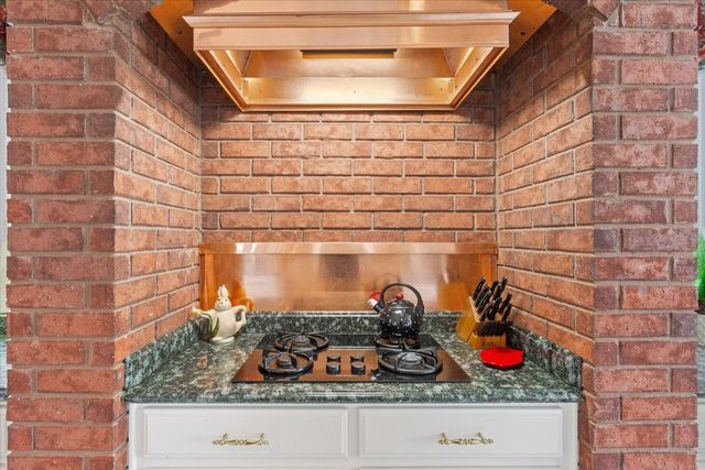 3429 River Oaks Drive, Woodway, TX 76712