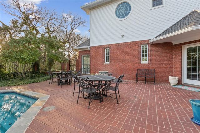 3429 River Oaks Drive, Woodway, TX 76712