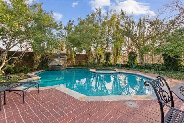 3429 River Oaks Drive, Woodway, TX 76712