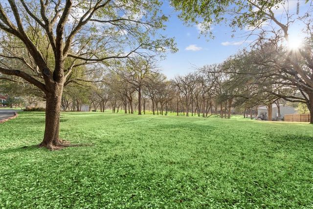 3429 River Oaks Drive, Woodway, TX 76712