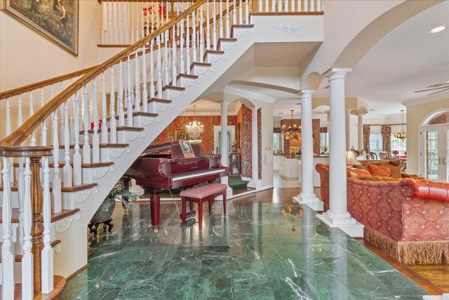 3429 River Oaks Drive, Woodway, TX 76712