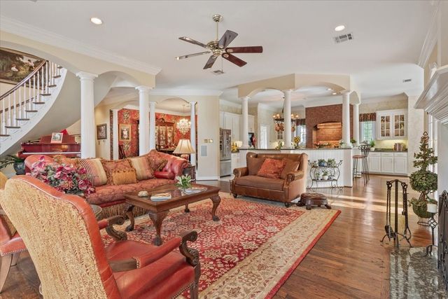 3429 River Oaks Drive, Woodway, TX 76712