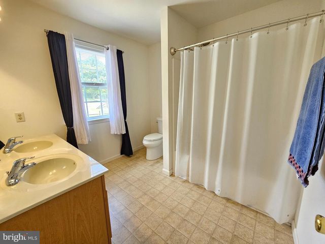 1 EMILY CT, Reading, PA 19606