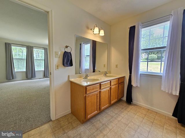 1 EMILY CT, Reading, PA 19606