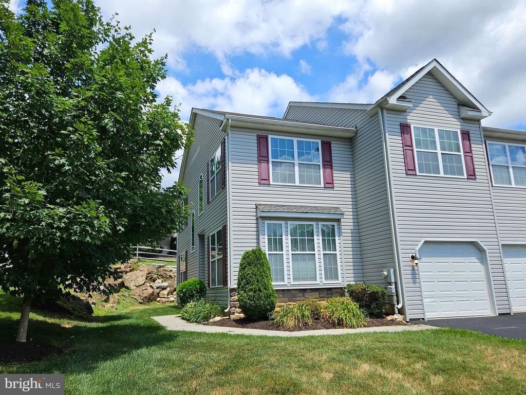 1 EMILY CT, Reading, PA 19606
