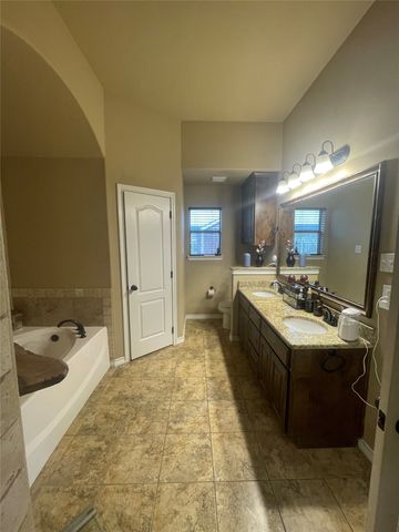 1224 Eagle Lake Drive, Azle, TX 76020