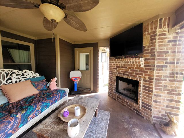 1224 Eagle Lake Drive, Azle, TX 76020