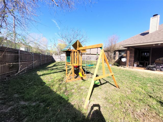 1224 Eagle Lake Drive, Azle, TX 76020