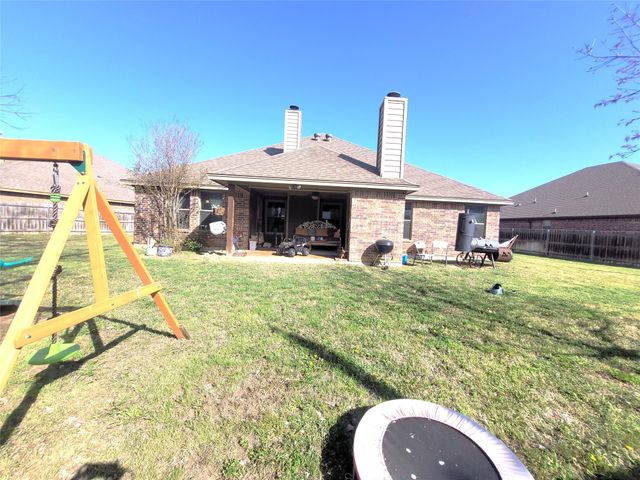1224 Eagle Lake Drive, Azle, TX 76020