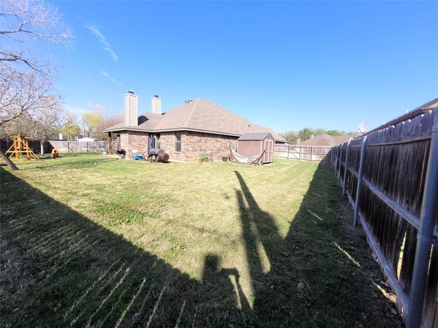 1224 Eagle Lake Drive, Azle, TX 76020