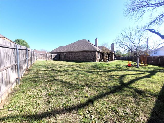 1224 Eagle Lake Drive, Azle, TX 76020