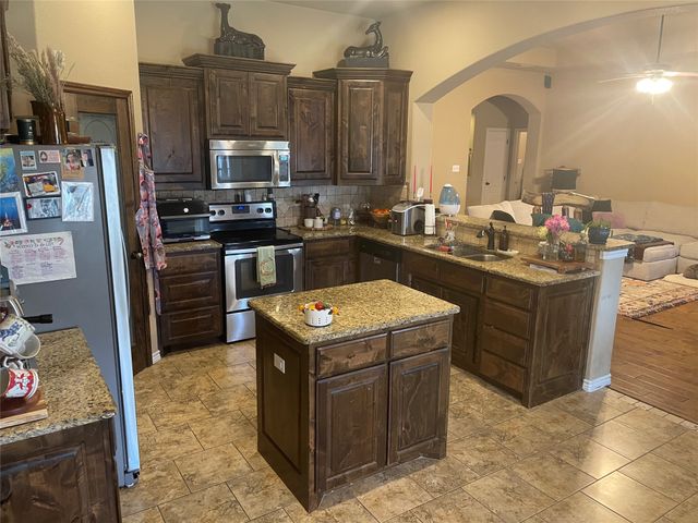 1224 Eagle Lake Drive, Azle, TX 76020