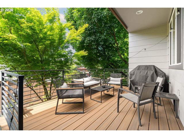 1587 Ne 22ND Ave, Portland, OR 97232