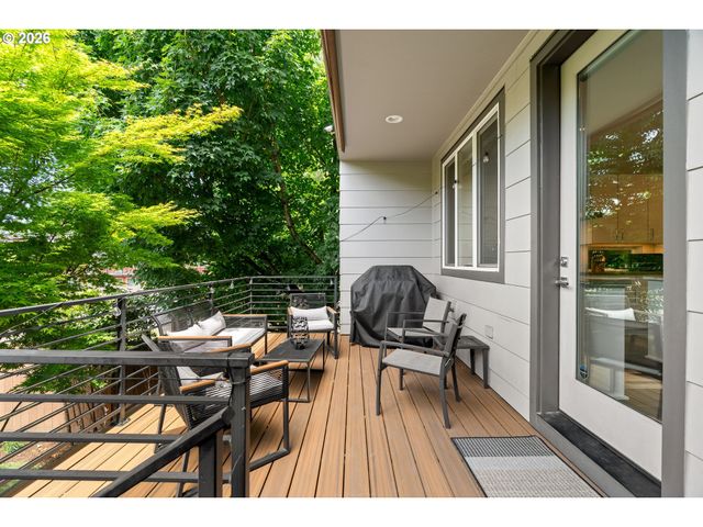 1587 Ne 22ND Ave, Portland, OR 97232