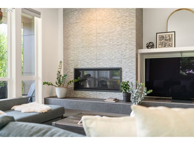 1587 Ne 22ND Ave, Portland, OR 97232
