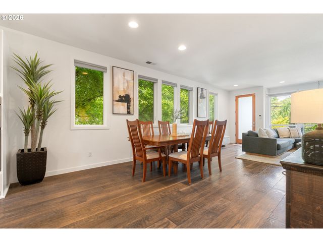 1587 Ne 22ND Ave, Portland, OR 97232