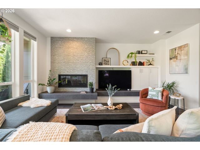 1587 Ne 22ND Ave, Portland, OR 97232