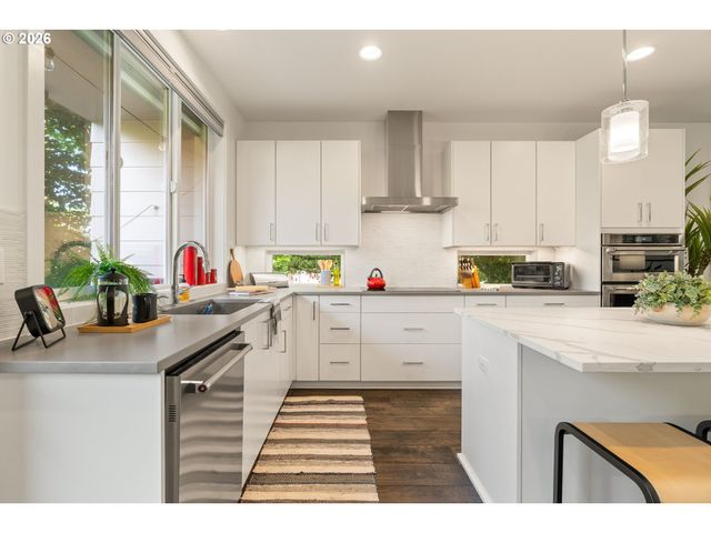 1587 Ne 22ND Ave, Portland, OR 97232