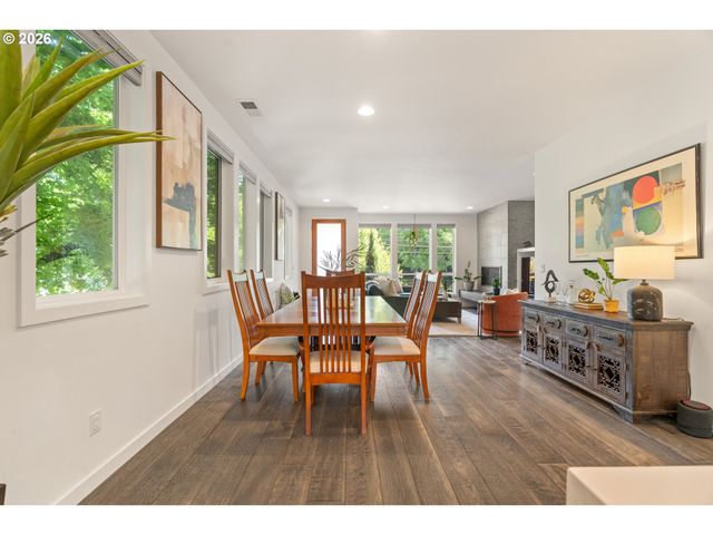1587 Ne 22ND Ave, Portland, OR 97232