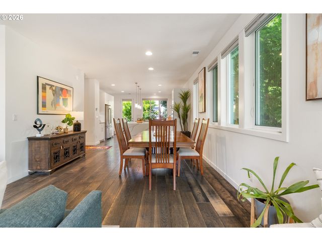 1587 Ne 22ND Ave, Portland, OR 97232
