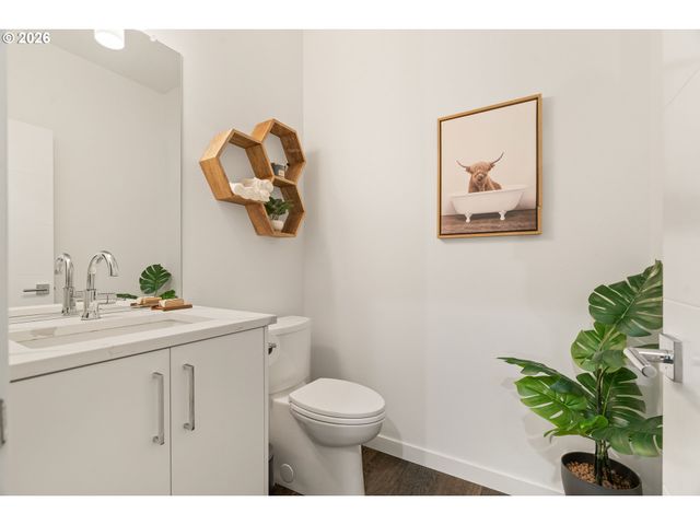 1587 Ne 22ND Ave, Portland, OR 97232