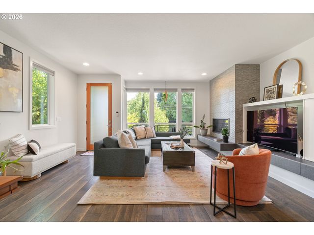 1587 Ne 22ND Ave, Portland, OR 97232