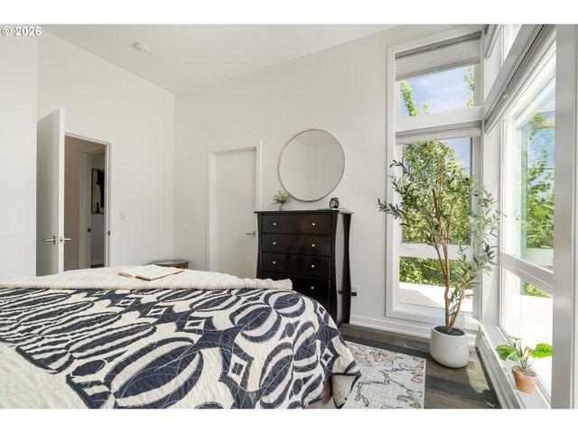 1587 Ne 22ND Ave, Portland, OR 97232