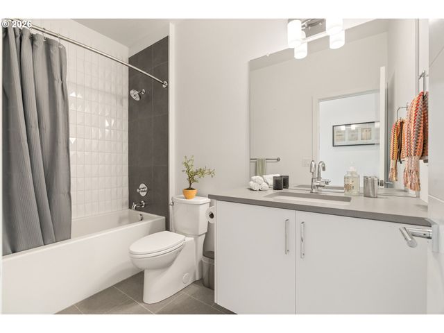 1587 Ne 22ND Ave, Portland, OR 97232