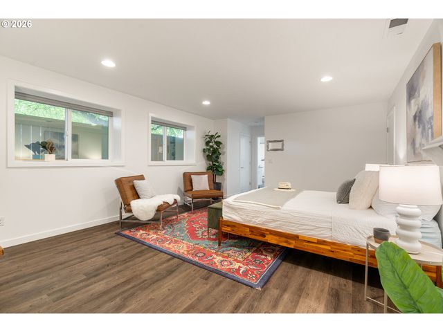 1587 Ne 22ND Ave, Portland, OR 97232
