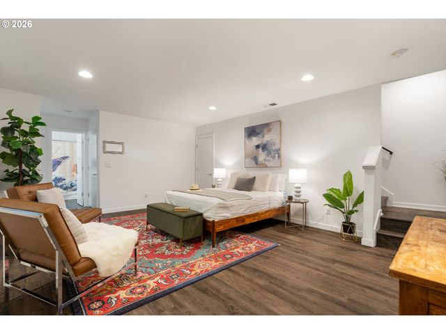 1587 Ne 22ND Ave, Portland, OR 97232