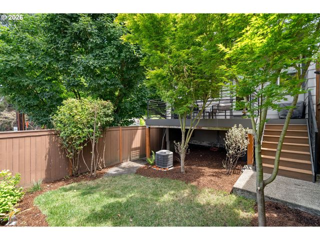 1587 Ne 22ND Ave, Portland, OR 97232
