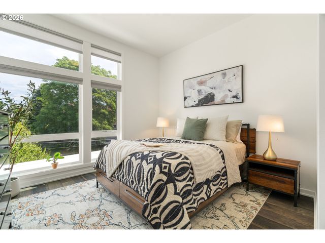 1587 Ne 22ND Ave, Portland, OR 97232