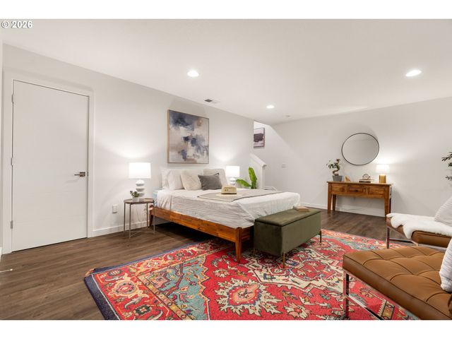 1587 Ne 22ND Ave, Portland, OR 97232